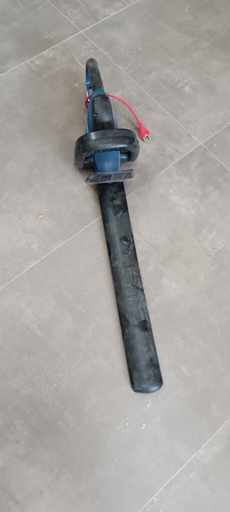 Hyundai HT500 Elektrikli Çit Budama Makinası 500W Teşhir Ürünü