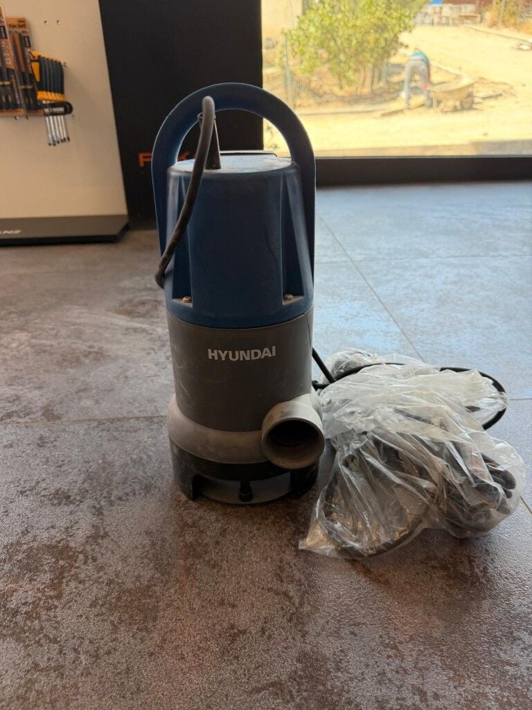 Hyundai HSP7502DW Dalgıç Pompa 750W Kirli Su Şamandıralı 35mm Parçacık Teşhir Ürünü