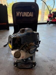 Hyundai HYX52S Motorlu Sırt Tırpan 2.1 Hp (Sadece Motor Gönderilecek) Teşhir Ürünü