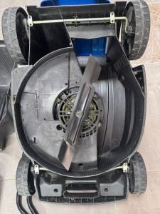 Hyundai C4405 Elektrikli Çim Biçme Makinası 1900W | 44 cm Genişlik – 50 L Sepet – 7 Kademeli Kesim Teşhir Ürünü