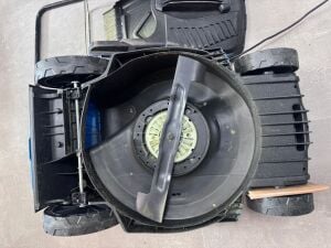 Hyundai C4405 Elektrikli Çim Biçme Makinası 1900W | 44 cm Genişlik – 50 L Sepet – 7 Kademeli Kesim Teşhir Ürünü