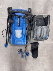 Hyundai C4405 Elektrikli Çim Biçme Makinası 1900W | 44 cm Genişlik – 50 L Sepet – 7 Kademeli Kesim Teşhir Ürünü