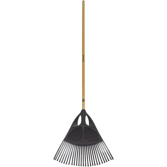 Fiskars Solid Ahşap Saplı Yaprak Süpürgesi XL (1001584)