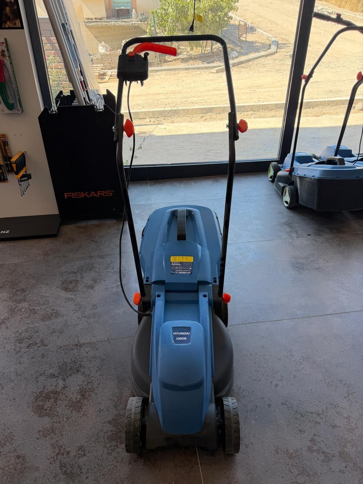 Hyundai C3200 Elektrikli Çim Biçme Makinesi 32 cm 1000W Teşhir Ürünü